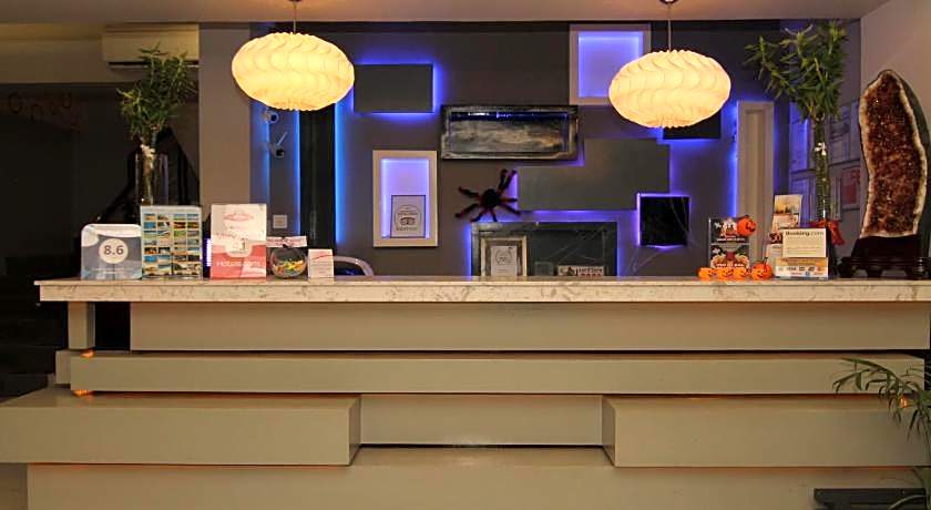 Eloisa Royal Suites