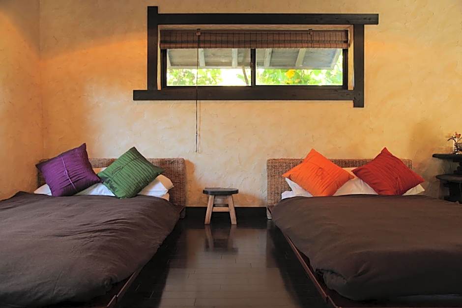 Taketomijima Akaneya