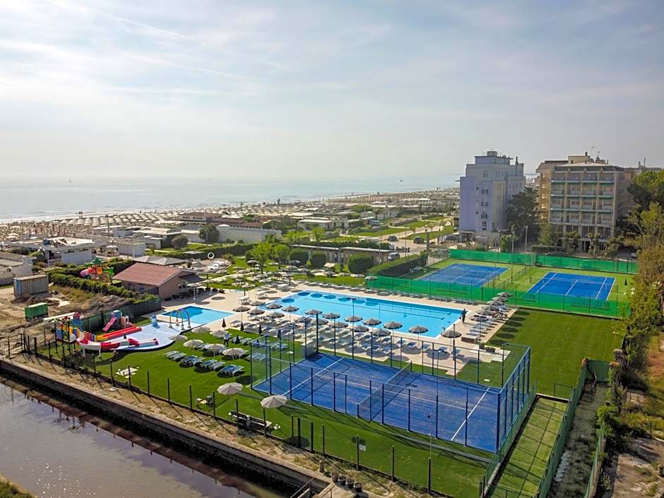 Hotel Baya - in centro, sul mare