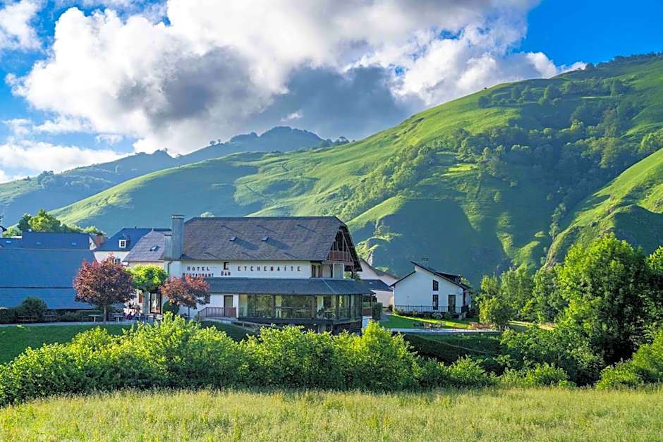 Logis Hôtel Etchemaïté