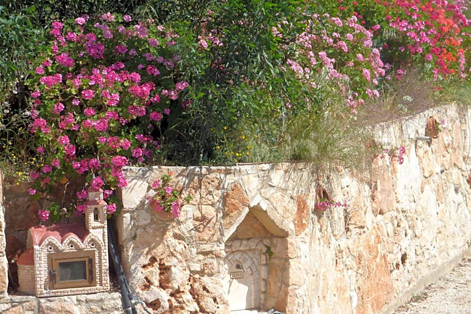 Eliofos Elegant Maisonettes