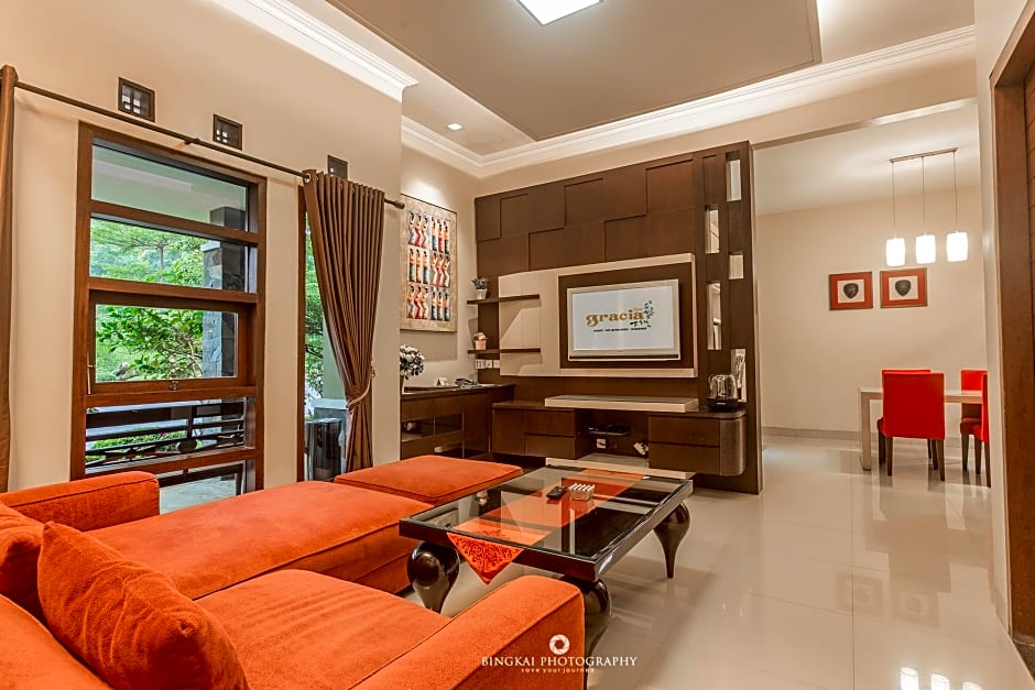 Photo 1 of 9 of Deluxe Family 3 Bedroom