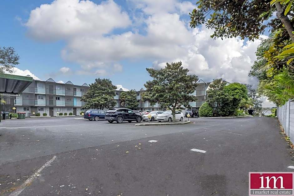 City Towers Apartments