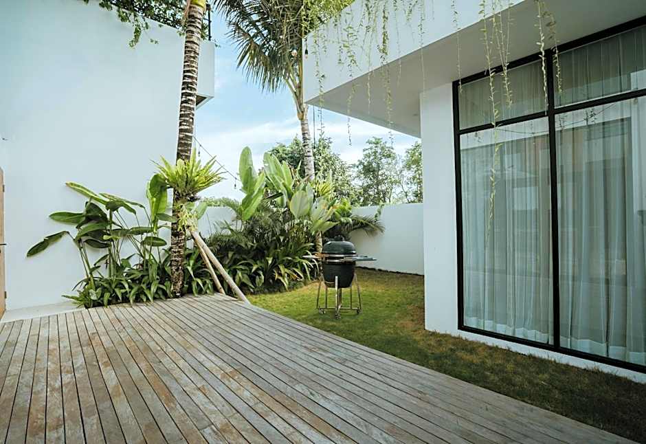 Baliwood Residence Villas by BREIG