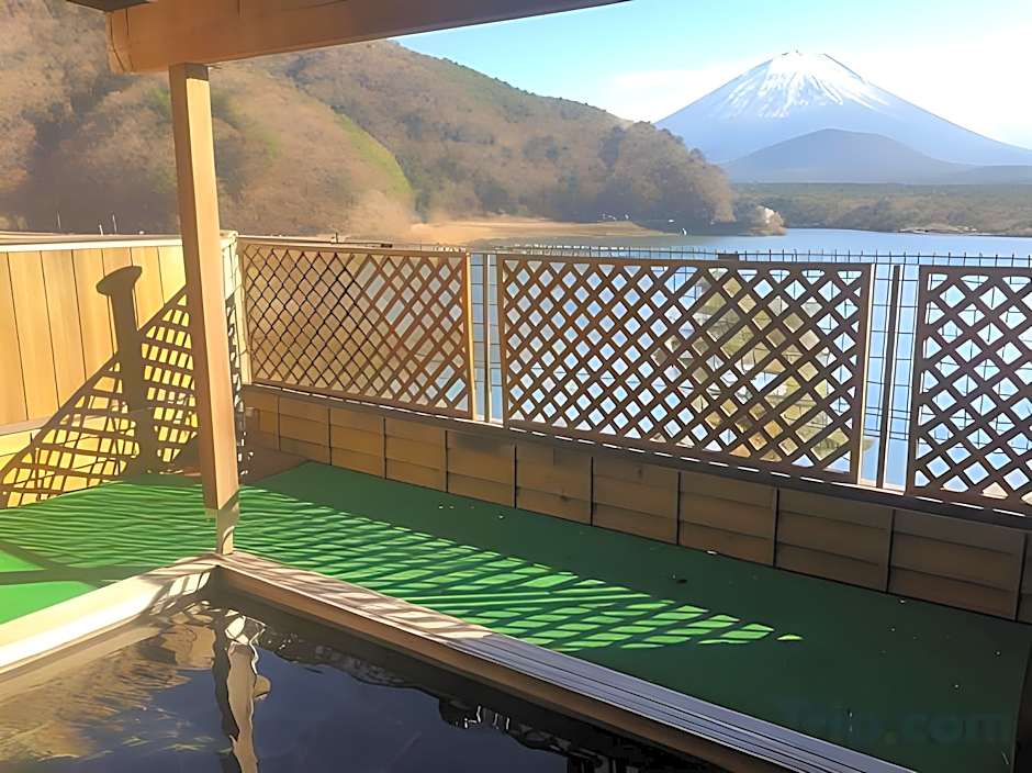 Shoji Lake Hotel