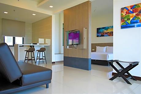 Executive Suite with City View