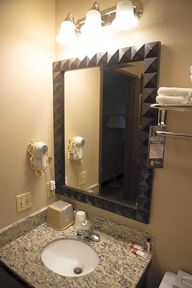 Super 8 by Wyndham Fairmont