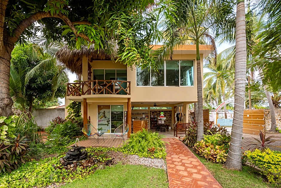 Rojo Manglar Acapulco