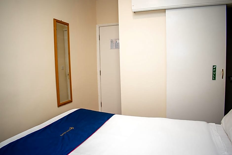 Royal Square Hotel - NEC and Birmingham Airport