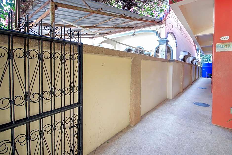 Ban Elephant Blanc Apartment