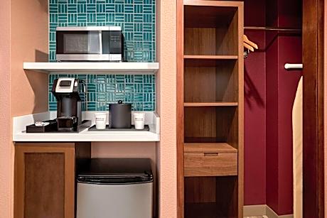 1 King 1 Bedroom Suite With Sofabed