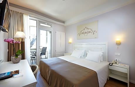 Single Standard balcony room 1 pax