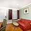 Upper Lake Inn & Suites