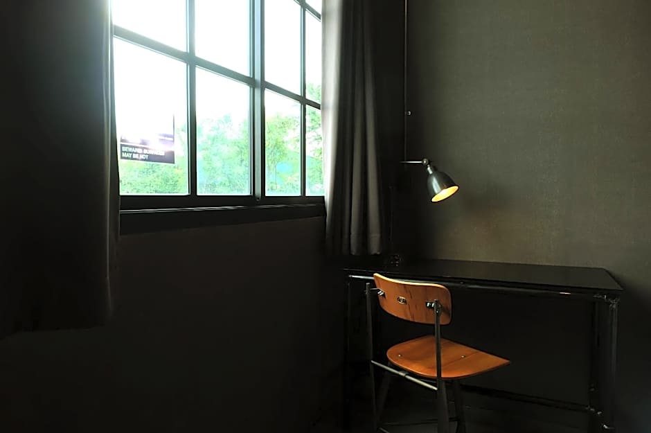 Rider Bedroom Hostel & Cafe