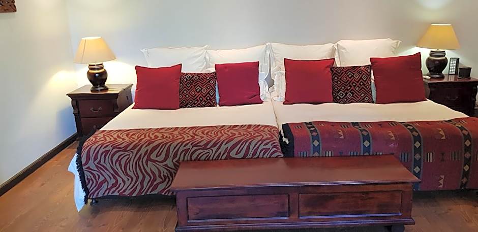 Tuskers Bush Lodge B&B