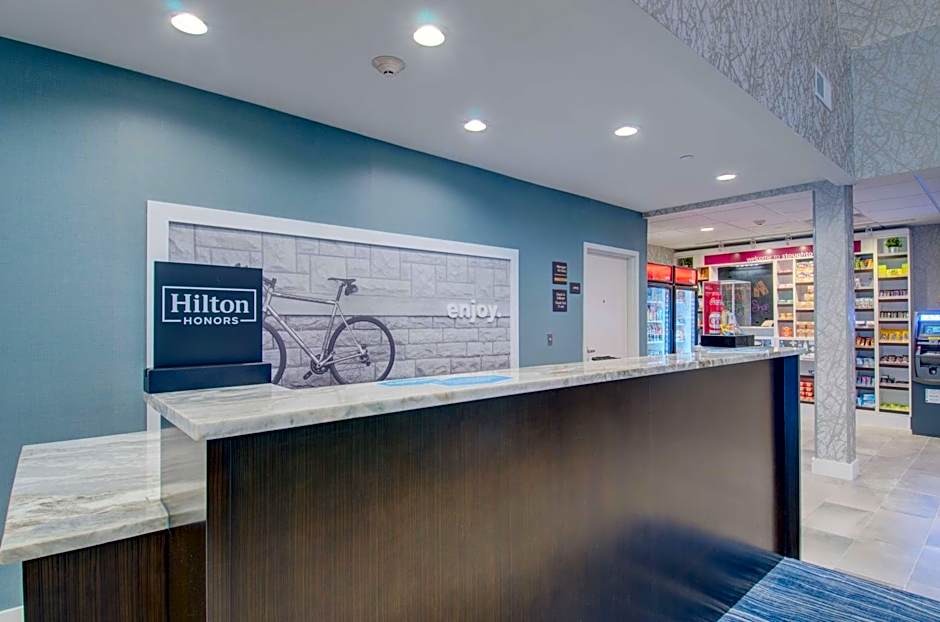 Hampton Inn & Suites Boston/Stoughton
