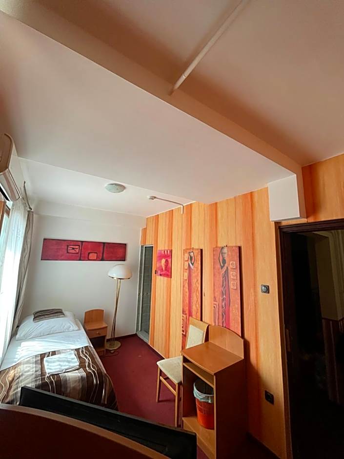 Hotel Minaret&Étterem