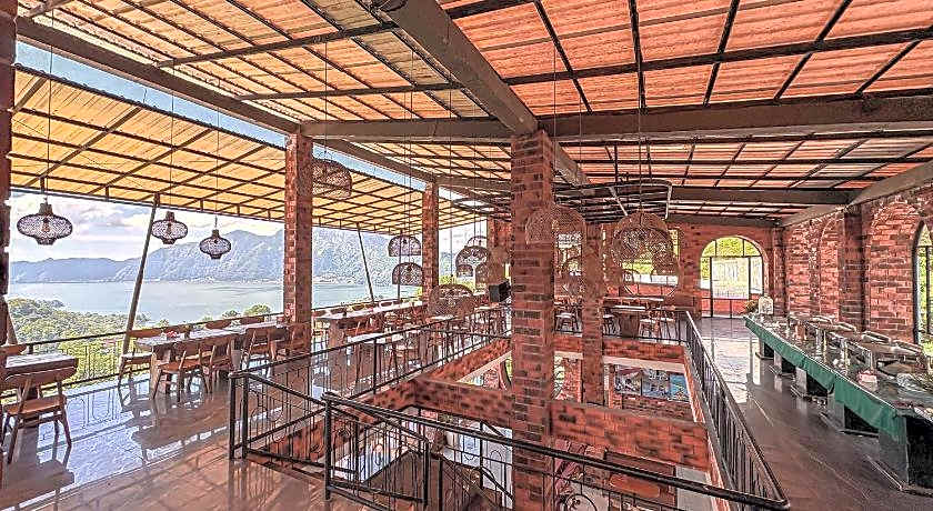 Caldera Hotel & Restaurant