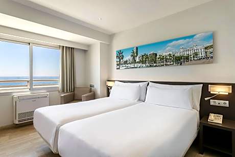 Family Room with Sea View