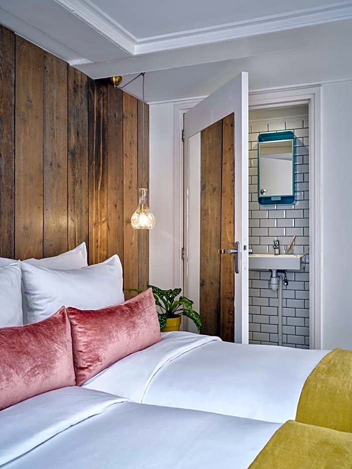 MAX BROWN HOTEL CANAL DISTRICT