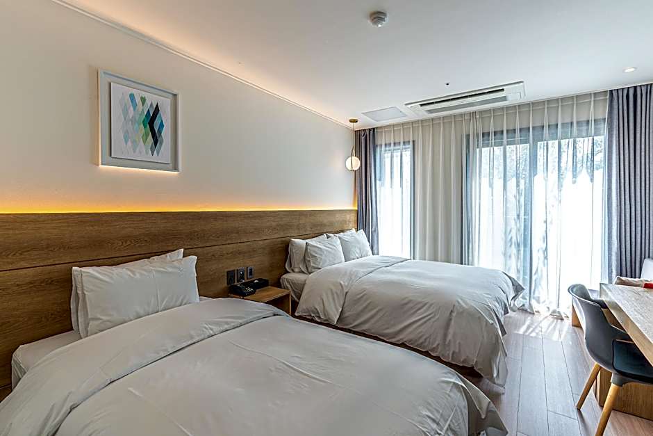 Hotel The Grang Jungmun