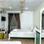 Ken's Backpackers Hotel
