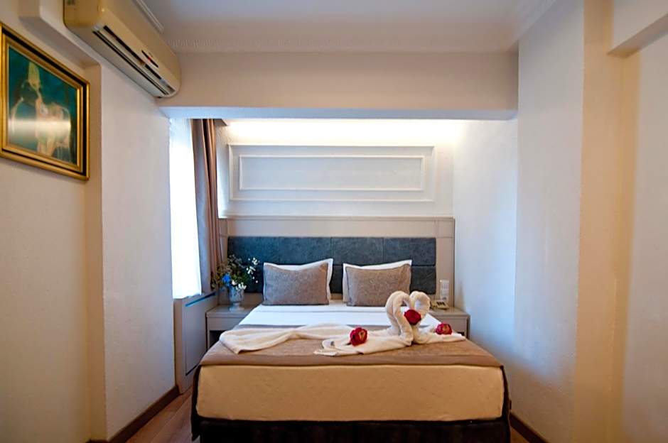 Royce Hotel