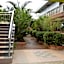 Super Paradise Hotel