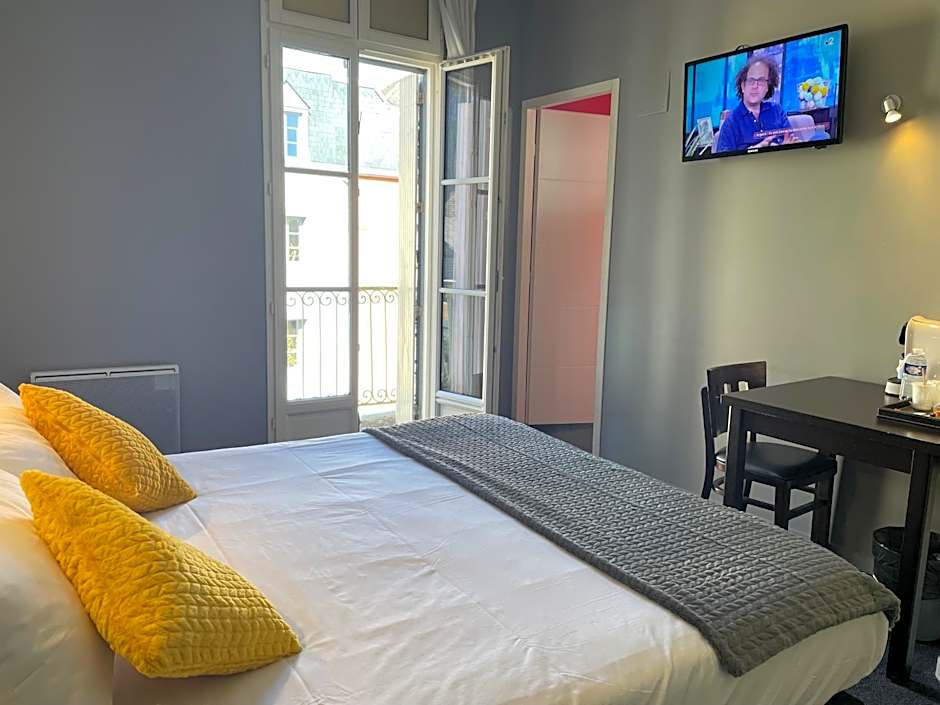 Logis Hotel Castel de Mirambel