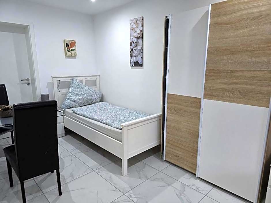 Balthasar Neumann Speiserei & Gästehaus - Zentrum Brühl -E-Ladestation, nähe Phantasialand