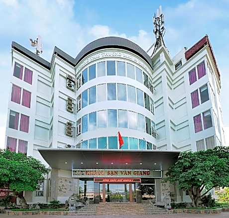Van Giang Hotel