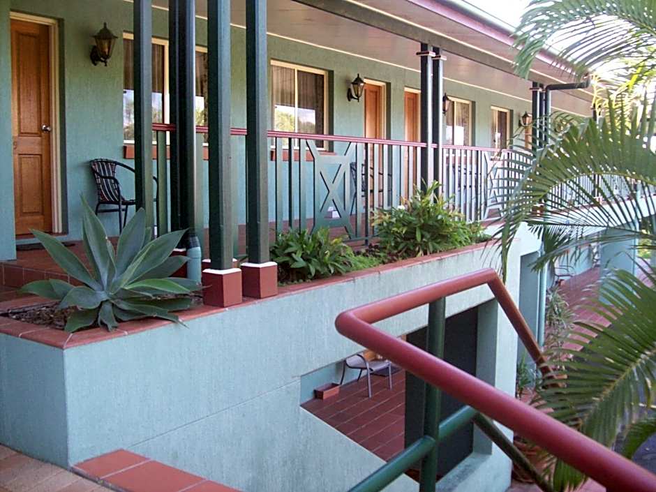 McNevins Logan Park Motel