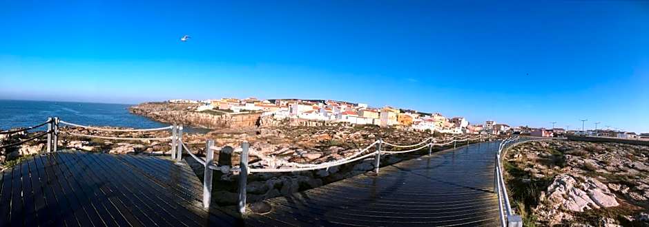 Pineapple Surf House