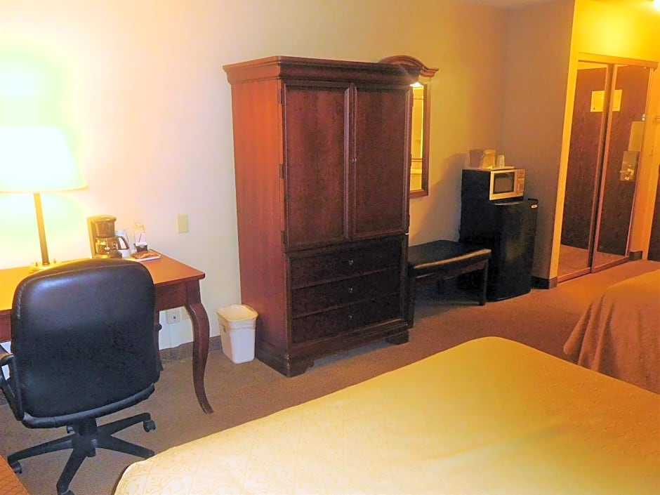 Photo 1 of 7 of King Suite - Non-Smoking