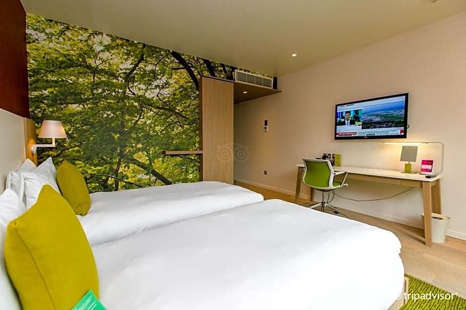 The Orchard Hotel & Restaurant