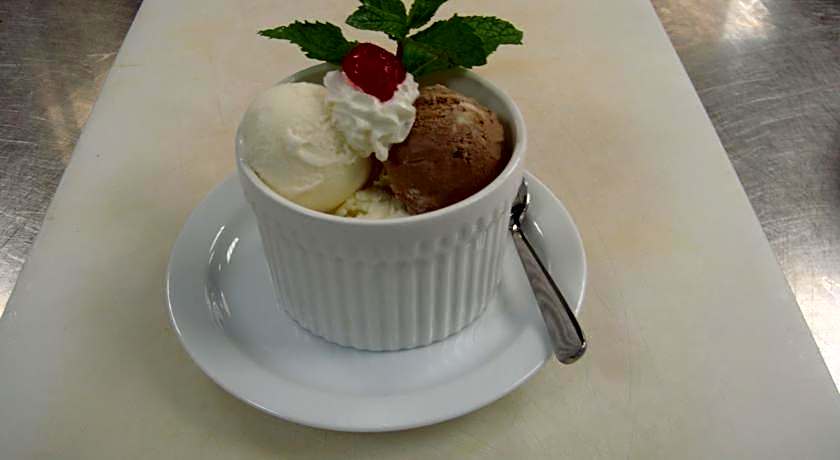 Al Jazeera Royal Hotel