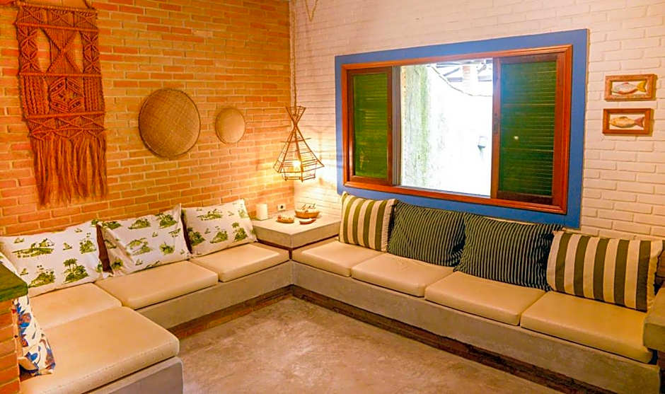 Otima casa c Wi Fi 8 min da praia Barequecaba SP