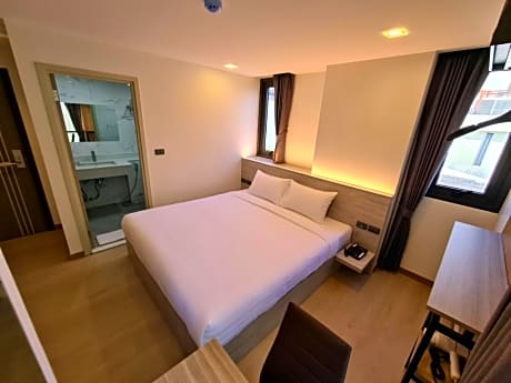 Deluxe Double Room with Shower