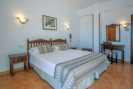 Deluxe Double or Twin Room with Balcony