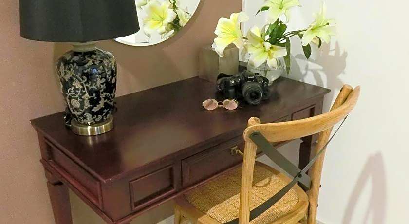 Bloom Boutique Hotel and Cafe