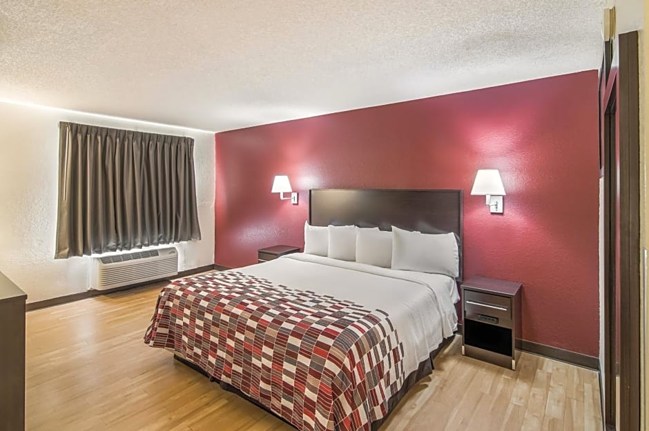Red Roof Inn & Suites Pensacola East - Milton