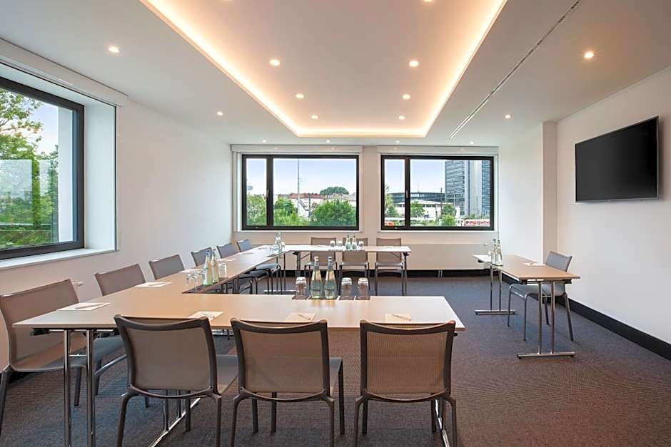 Holiday Inn Munich - Leuchtenbergring By IHG