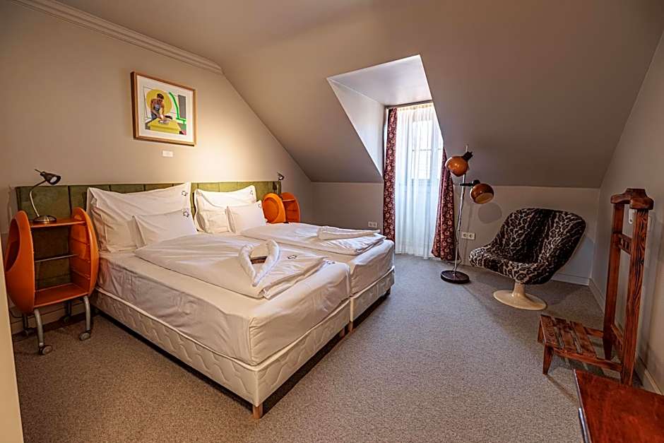 Barka Galéria Hotel és Étterem