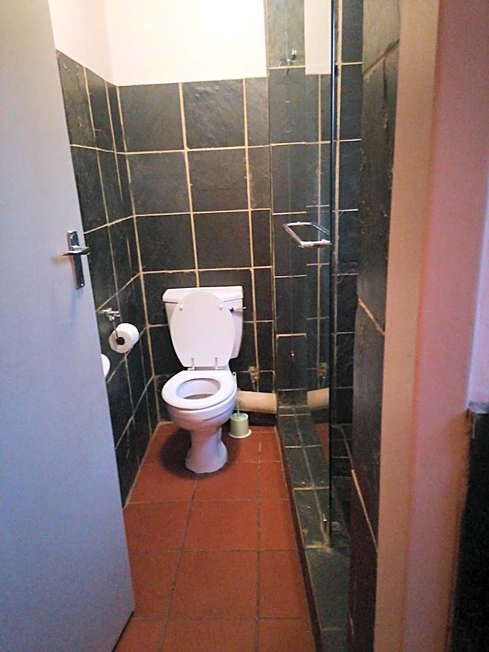 180 On Anderson Guest House