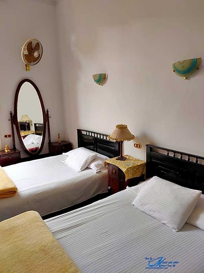 Triomphe Hostel