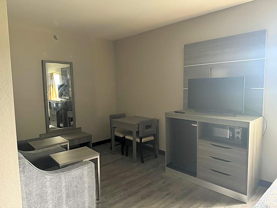 Econo Lodge Inn & Suites North Little Rock