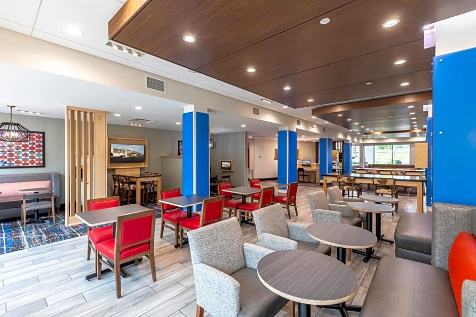 Holiday Inn Express & Suites Greenville S - Piedmont, an IHG Hotel
