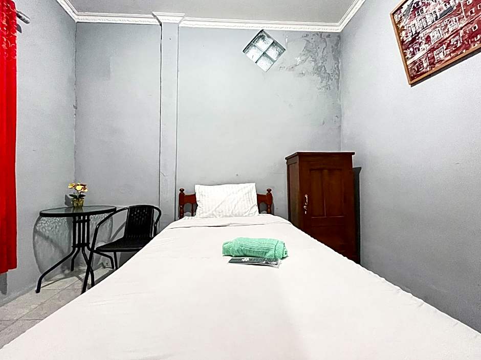 Q-Five Guest House YIA Kulon Progo Mitra RedDoorz