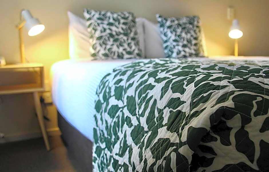 Alpine Lake Motor Lodge