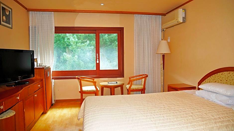 Suanbo Park Hotel